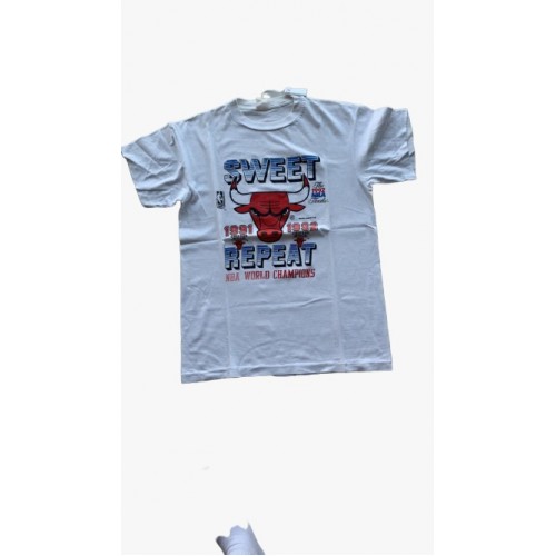 Chicago Bulls Sweet Repeat Champion 1996 Vintage Tee