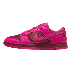 Nike Dunk Low Valentine's Day (2022) (W)