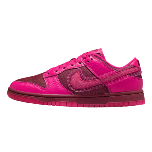 Nike Dunk Low Valentine's Day (2022) (W)